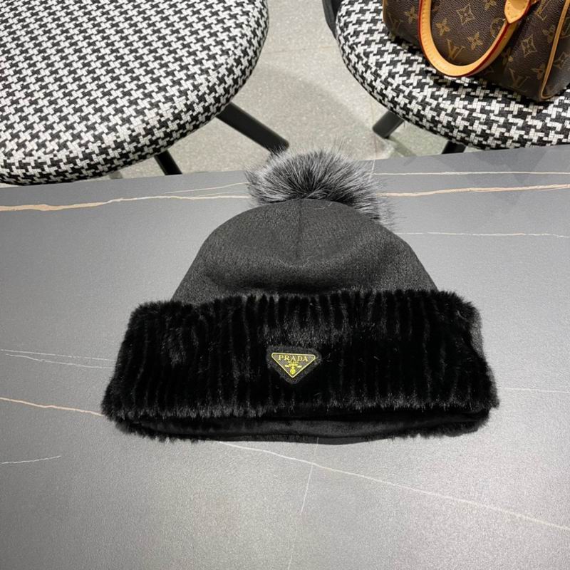 Prada hat 010704